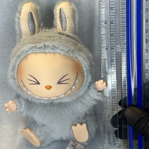 SOLD OUT NEW IN BOX Popmart Have a seat collection “hehe” - Picture 6 of 6